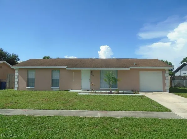 888 Ridgeway Dr, North Fort Myers, FL 33903