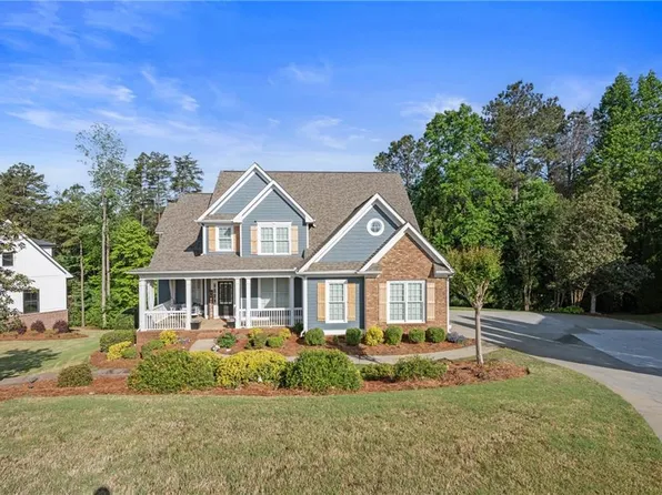 4452 Sandhurst Pl, Flowery Branch, GA 30542
