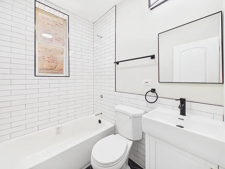 2824 W Cermak Rd #GF — Photo 11