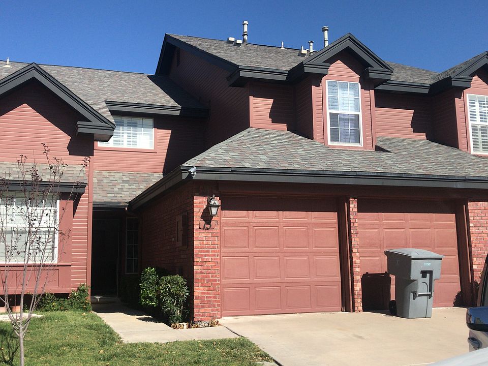 1st image of 15 Stratford Hall Cir