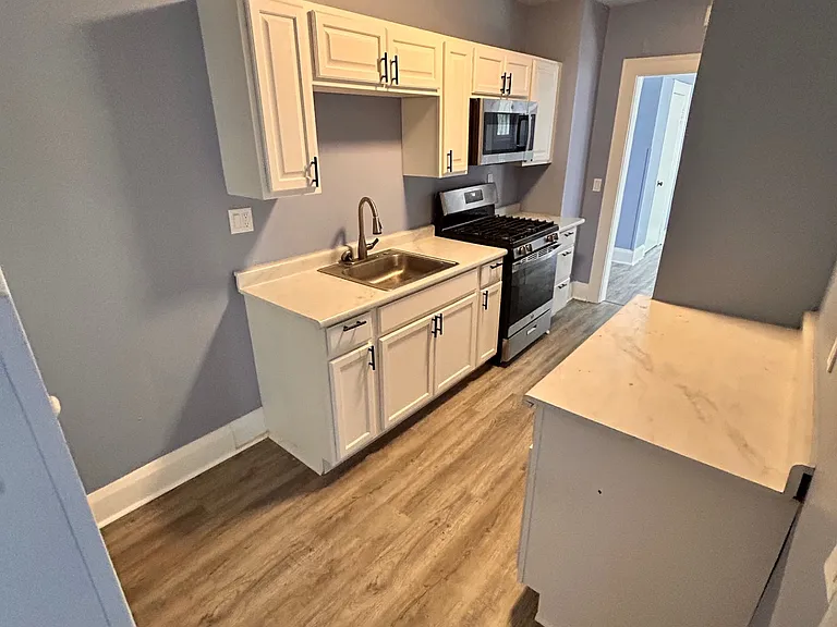 3815 N Lockwood Ave #2 — Photo 5