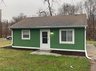 2002 N 40th St, Omaha, NE 68111