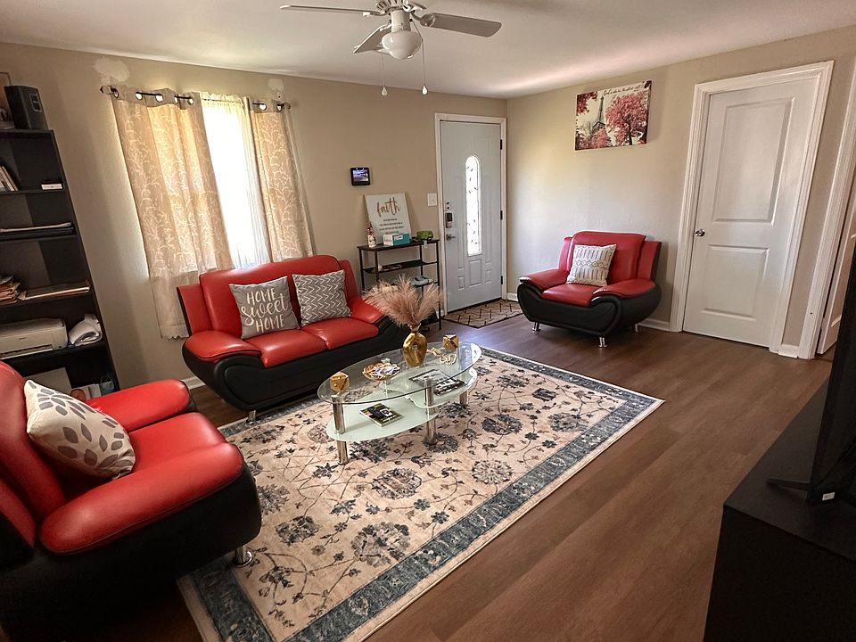 2nd image of 521 Chapel St