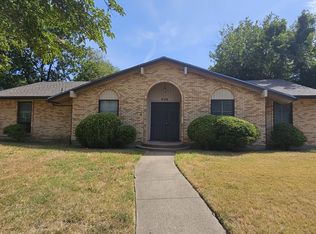 626 Little Creek Dr, Duncanville, TX 75116