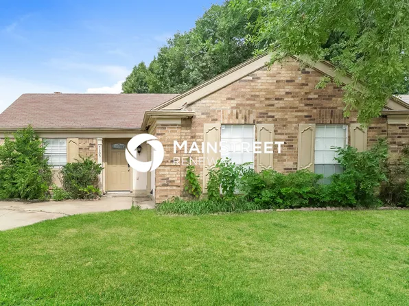 7305 Shadow Bend Dr, Fort Worth, TX 76137