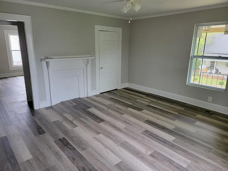1124 Bennett St — Photo 2
