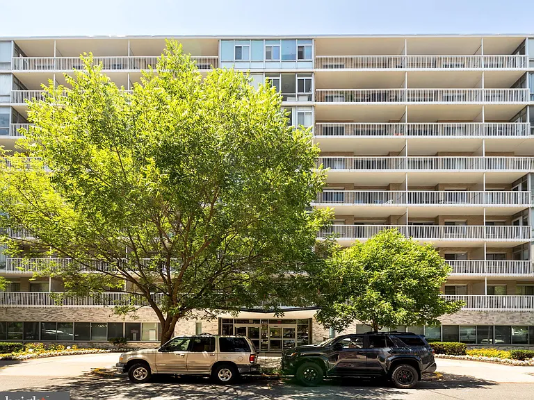 730 24th St NW — Photo 32