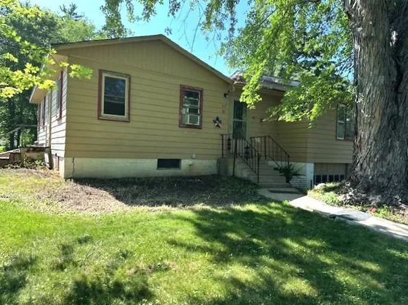 215 N 11th St, Montevideo, MN 56265