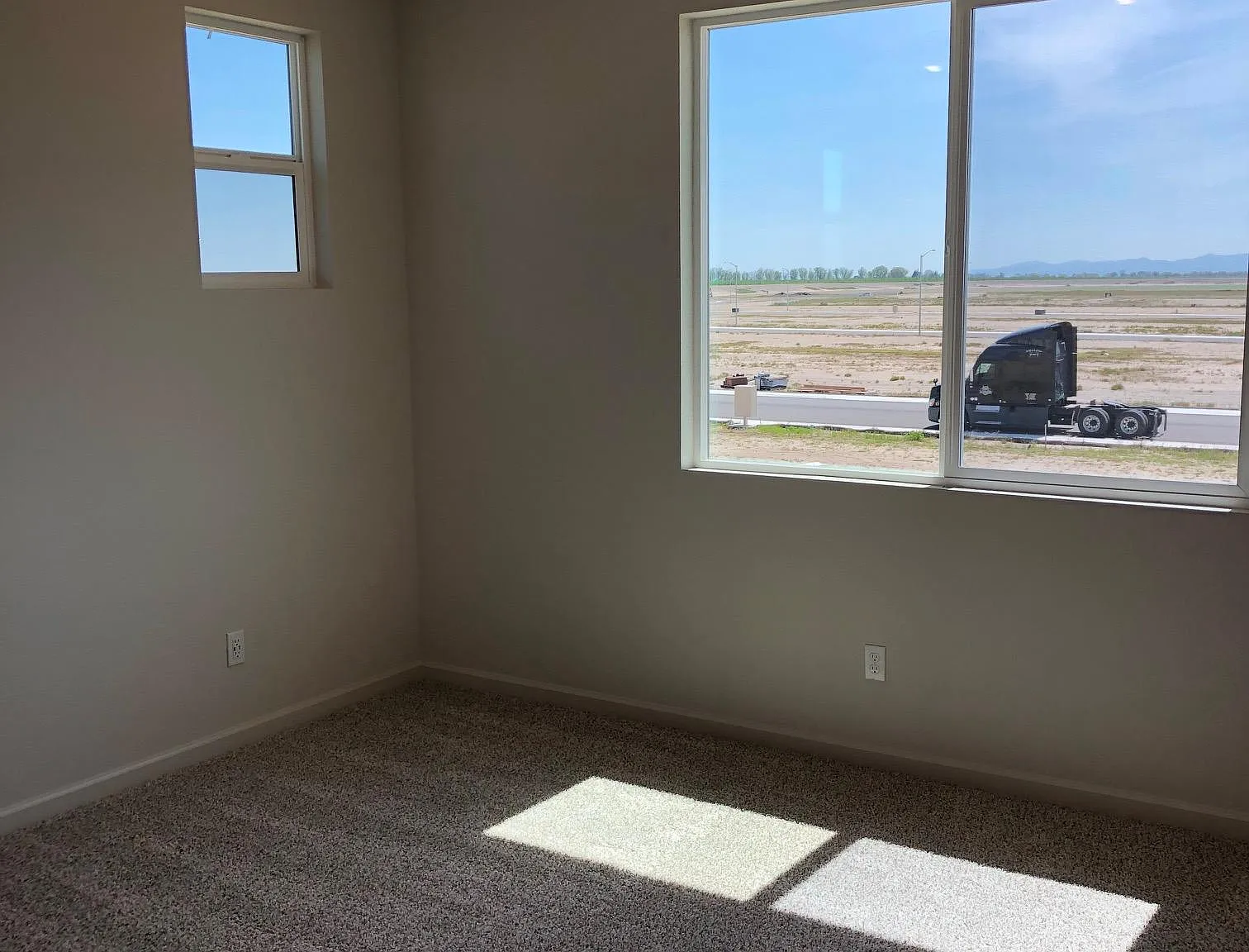 4 bed, 2020 sqft, $3,100 — Photo 3