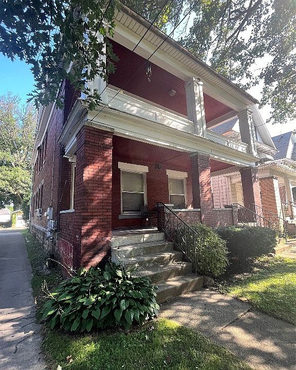 2nd image of 620-622 E 6th St