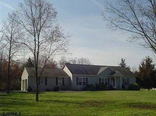 571 E Forest Grove Rd, Vineland, NJ 08360