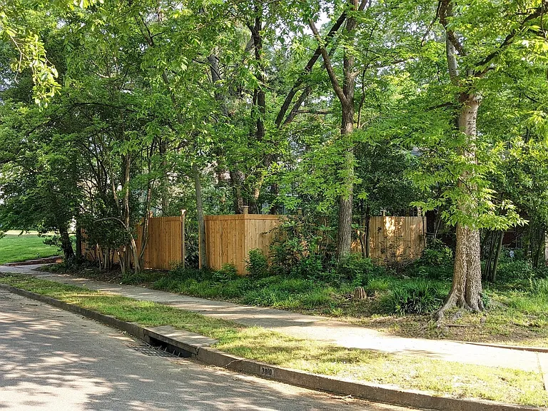 3810 Kenwood Ave #HOUSE — Photo 3
