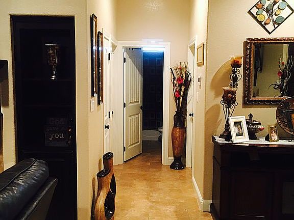 4th image of 20 Desert Willow Ct
