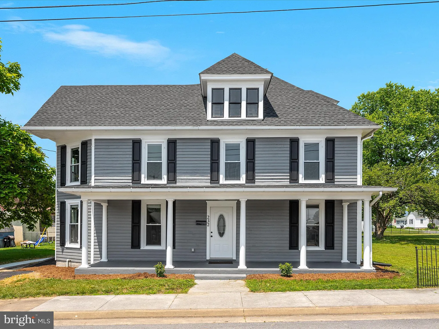 232 Crawford St photo 1
