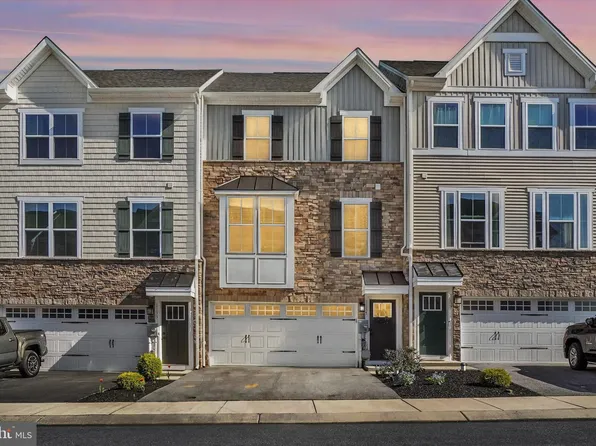 1135 Rosecroft Ln #64, York, PA 17403