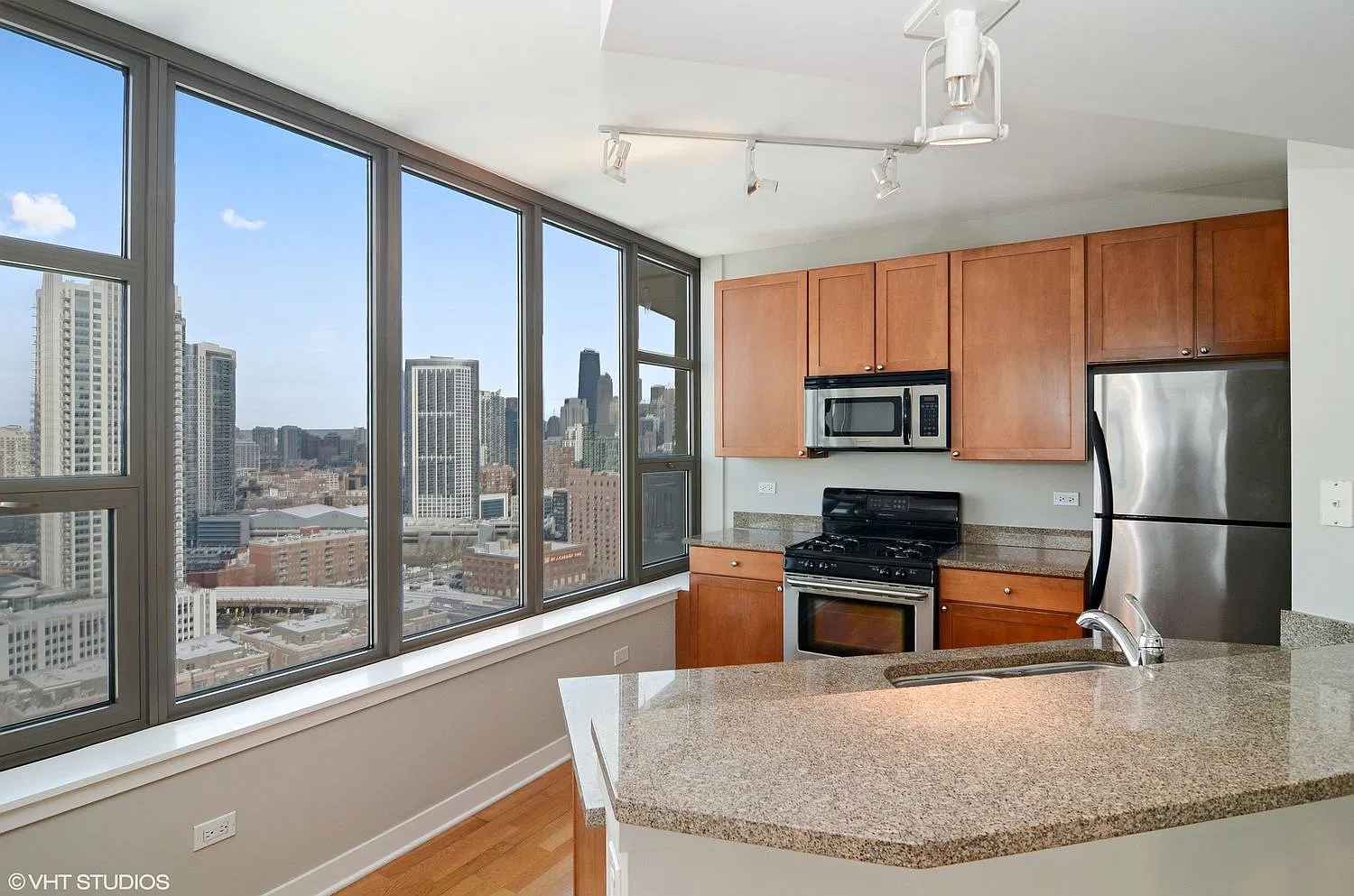 1 bed, 935 sqft, $2,800 — Photo 2