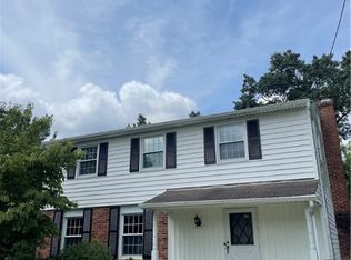 143 Carriage Hill Rd, Glenshaw, PA 15116