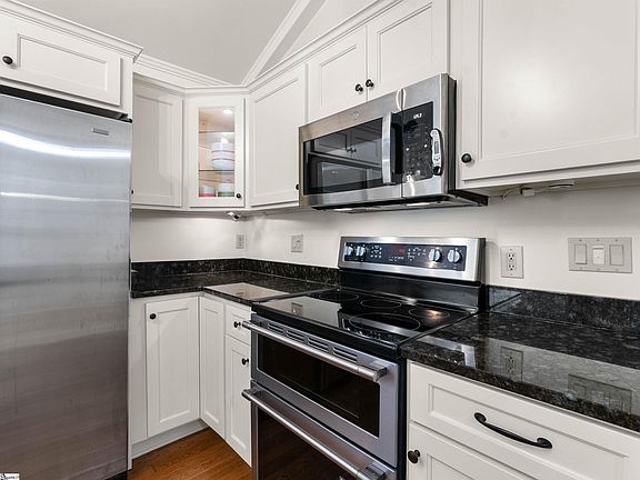 5th image of 208 Overcreek Rd