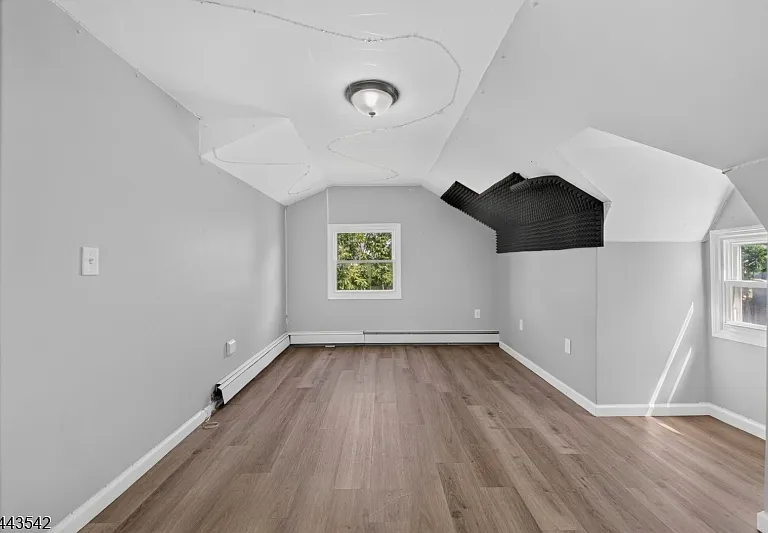 439 7th Ave #R2 — Photo 6