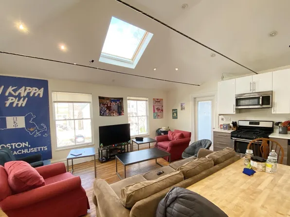 89 Cedar St, Roxbury, MA
