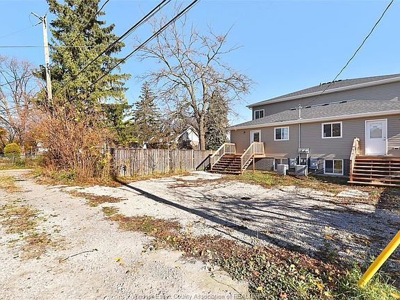 2nd image of 447 Campbell Ave