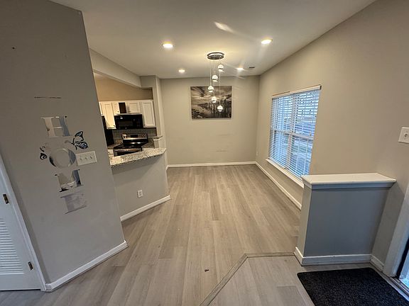 3rd image of 5506 Springwater Ln
