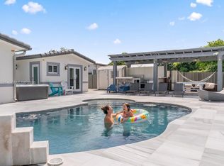 7843 NW 172nd St, Hialeah, FL 33015