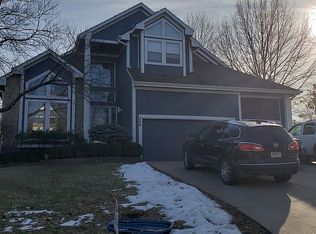 244 SW Winterpark Cir, Lees Summit, MO 64081