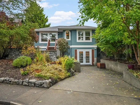 2539 Cedar Hill Rd, Victoria, BC V8T 3G8