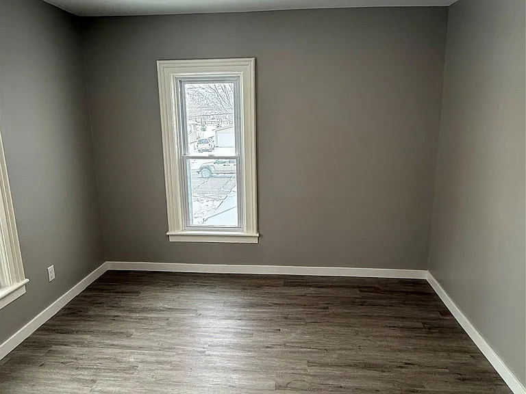 276 E Chicago Blvd — Photo 18