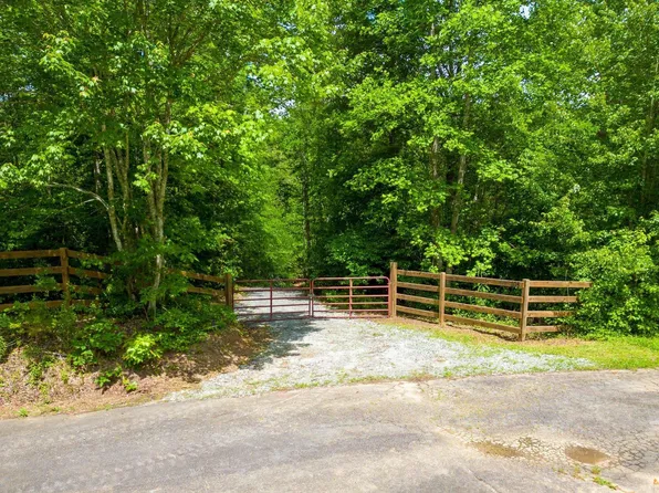 105 Sidari Dr, Pickens, SC 29671