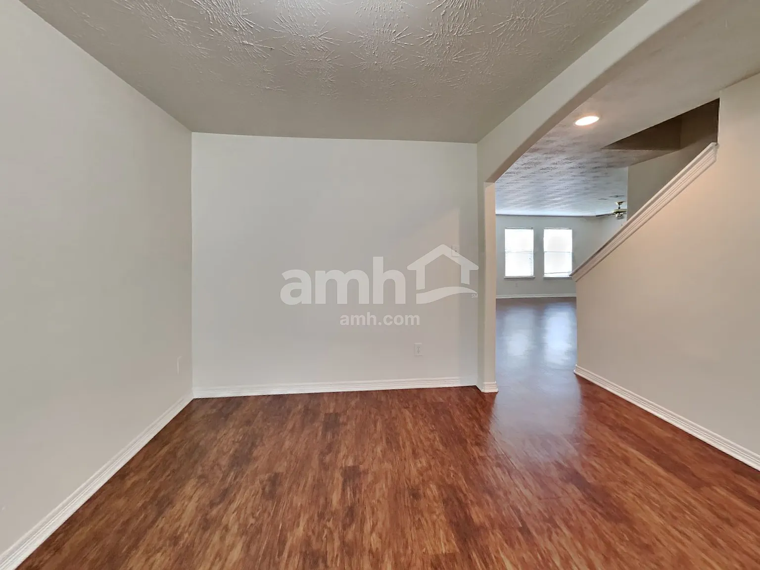 5 bed, 2.5 bath, 2530 sqft, $2,345 — Photo 4