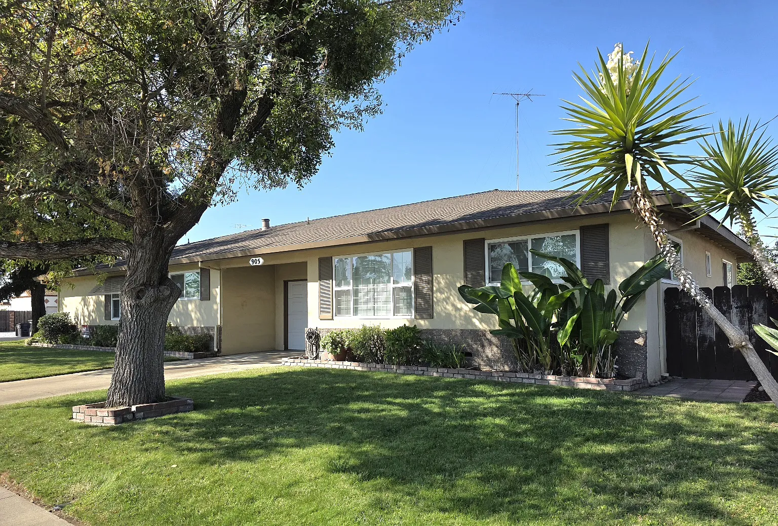 2 bed, $1,850 — Photo 2