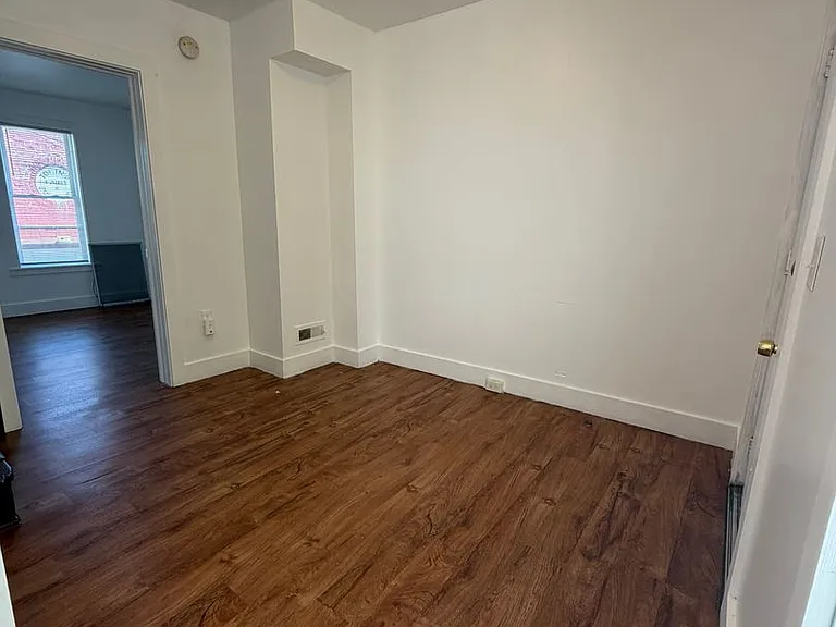 236 W Mifflin St — Photo 2