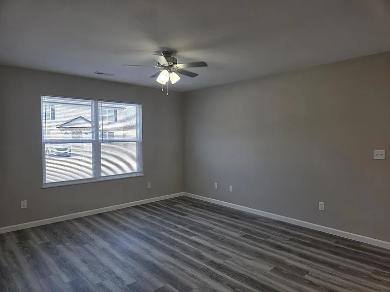 Willow Grove Apartments — Photo 23