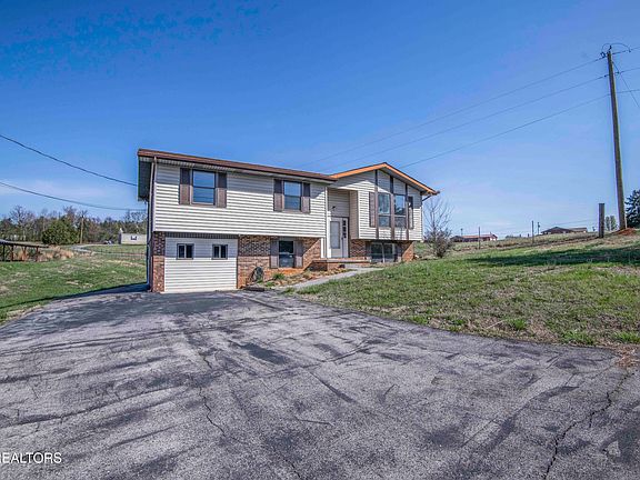 2nd image of 2426 State Highway 25/70