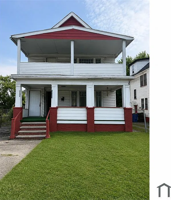 3 bed, 1250 sqft, $1,460 — Photo 1