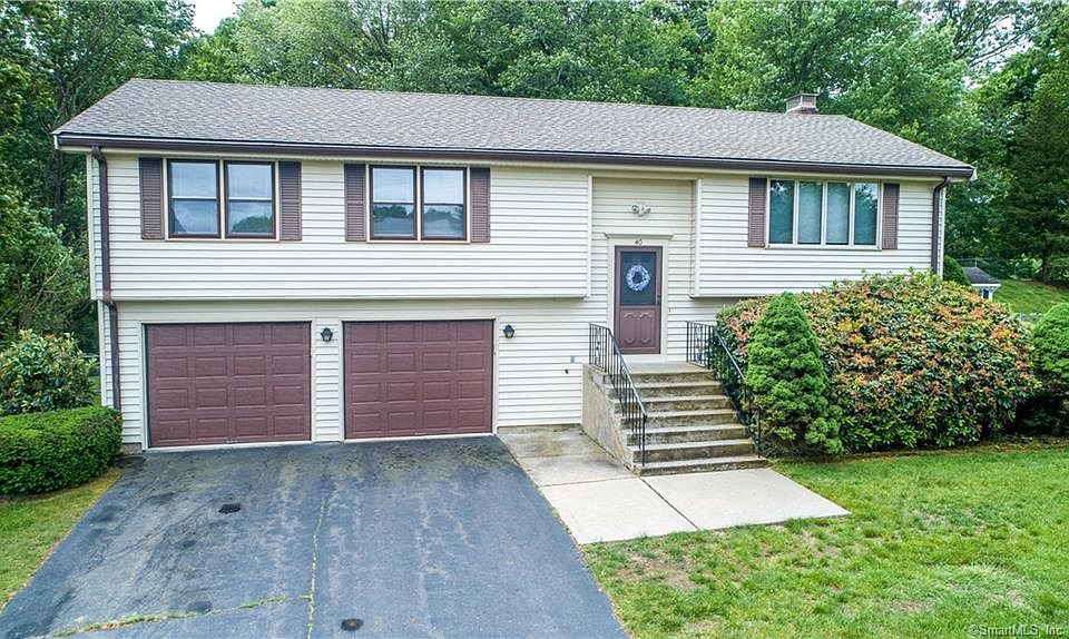 1st image of 40 Lindsay Ln
