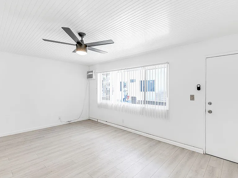 3318 Drew Street — Photo 2