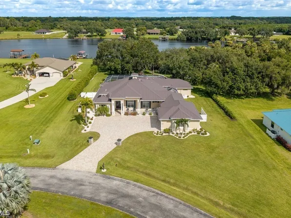 5272 River Blossom Ln, Labelle, FL 33935