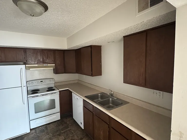1624 Garfield St #6 — Photo 1