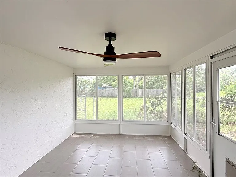 8512 Longboat Ln — Photo 33