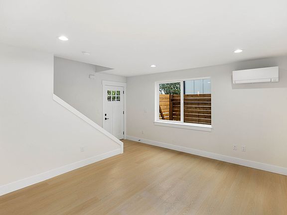 4th image of 3205 NE 98th St