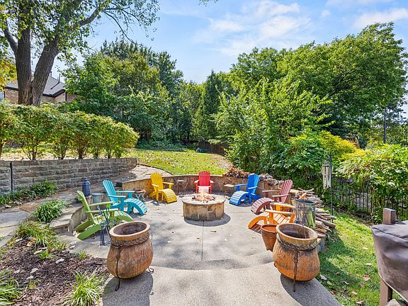 5th image of 2733 Sylvan Way