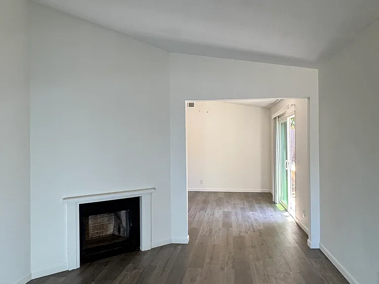 7604 Loucreta Dr — Photo 7