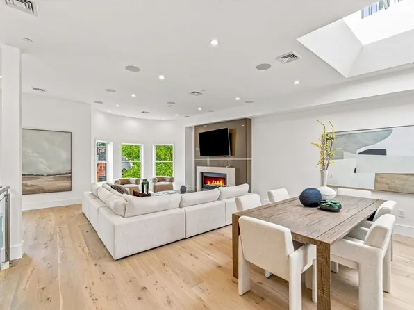 431 Marlborough St #Penthouse, Boston, MA 02115