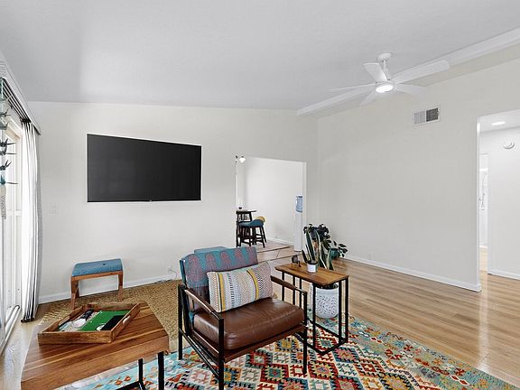 4th image of 10709 Griffith Park Dr NE
