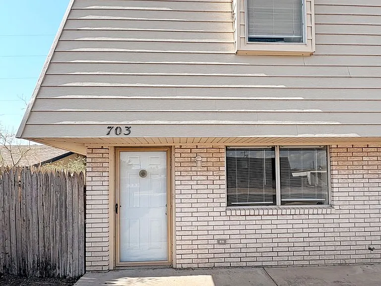 703-707 W Copper Ave — Photo 1
