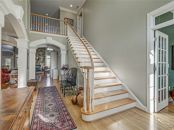 4th image of 216 W Kilbride