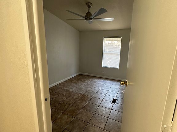 2nd image of 1102 Bluebonnet Dr